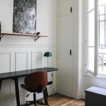 Very Quiet And Bright 35 M2 * Paris